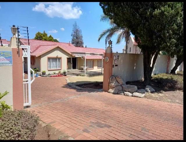 3 BEDROOM HOUSE FOR SALE IN WINCHESTER HILLS